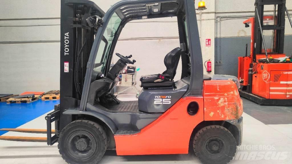 Toyota 52-8 FD F 25 Dizel forkliftler