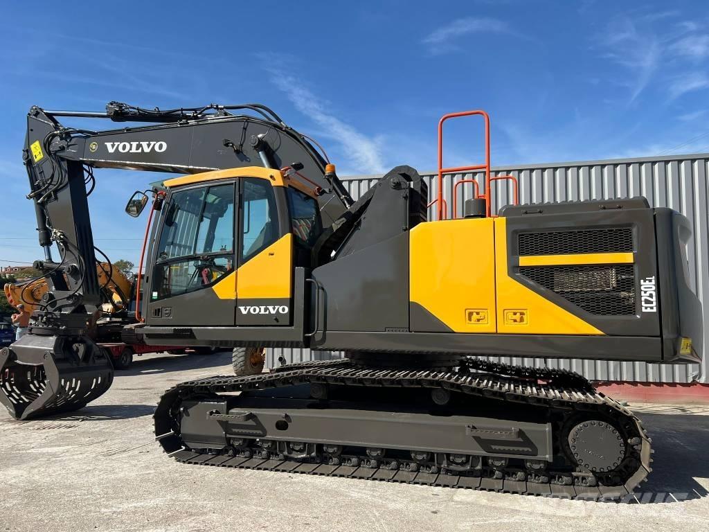 Volvo EC 250 EL Paletli ekskavatörler