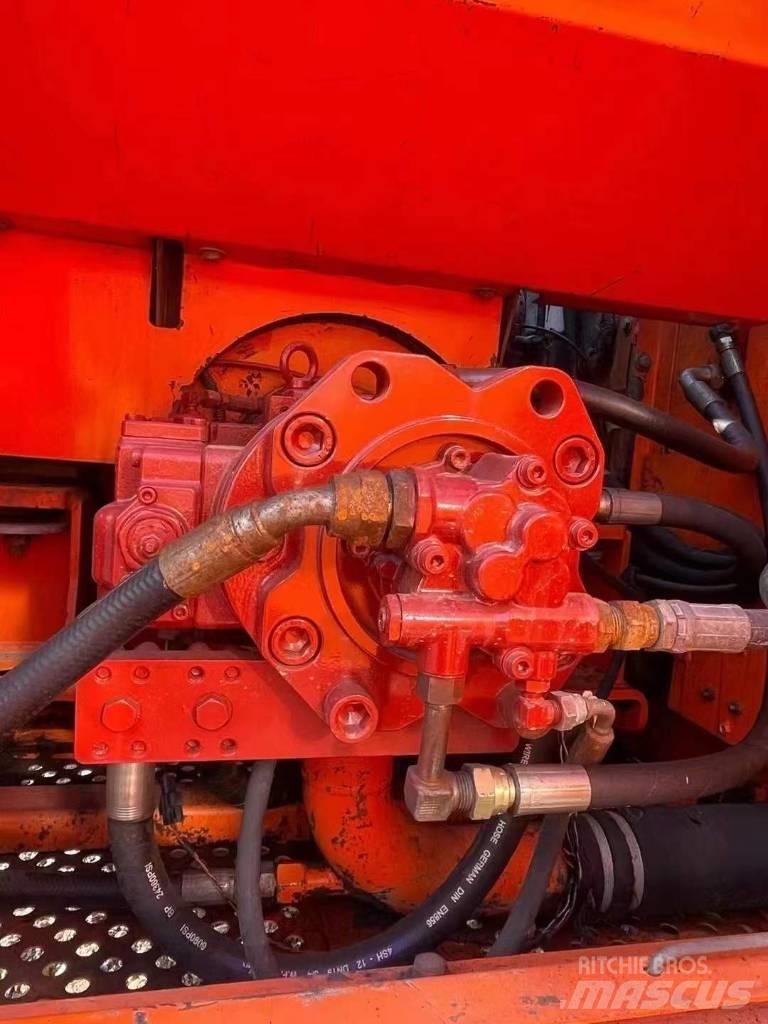 Doosan DH300 Paletli ekskavatörler