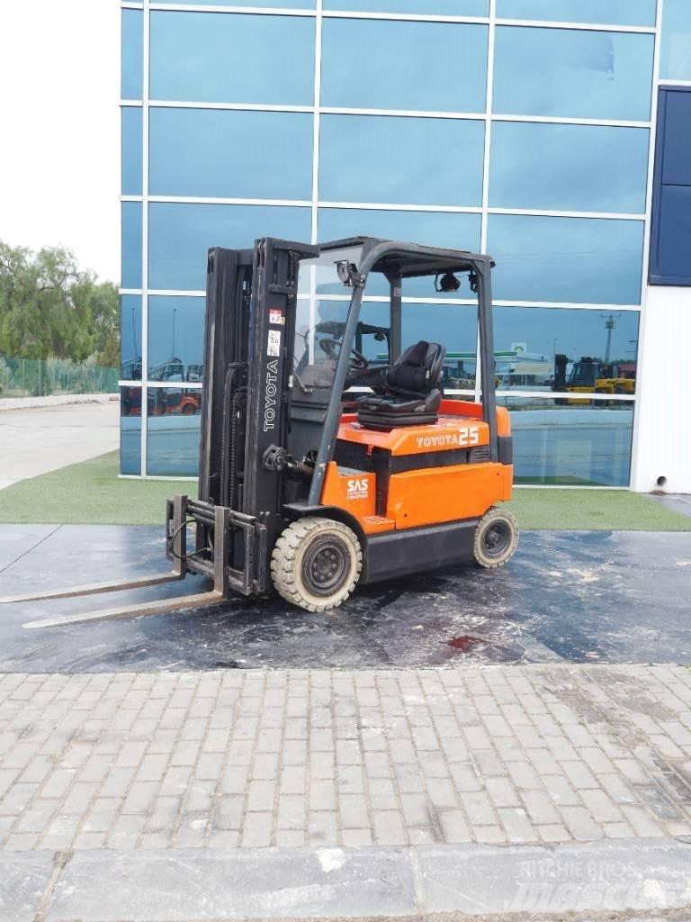 Toyota 7 FBMF 25 Elektrikli forkliftler