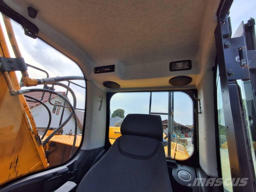 JCB JS210LC T4F Paletli ekskavatörler