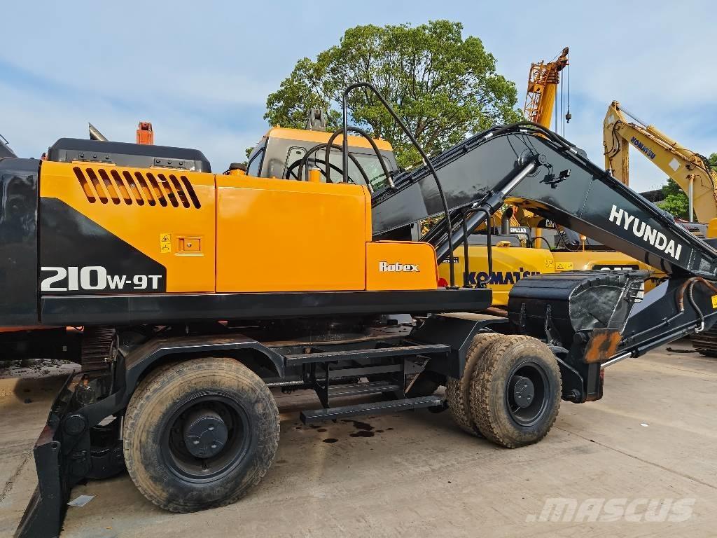 Hyundai R210W-9 Lastik tekerli ekskavatörler