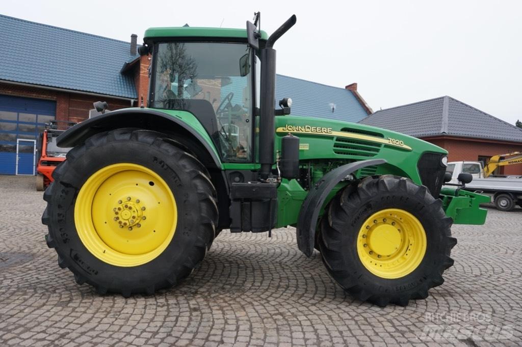 John Deere 7920 Traktörler