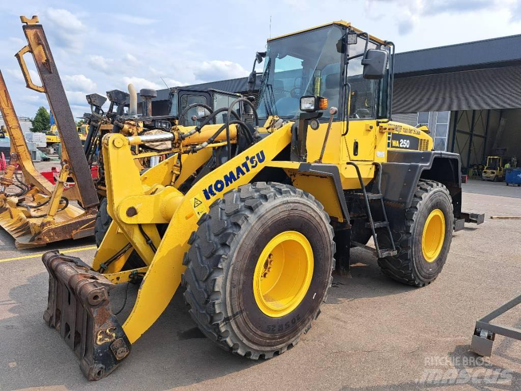 Komatsu WA 250-5H Tekerlekli yükleyiciler