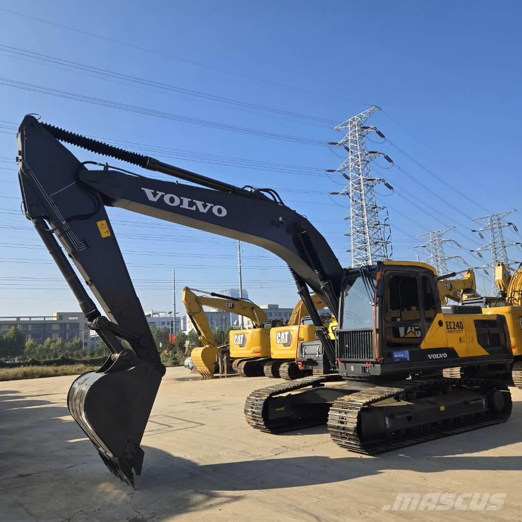 Volvo EC 240 Paletli ekskavatörler