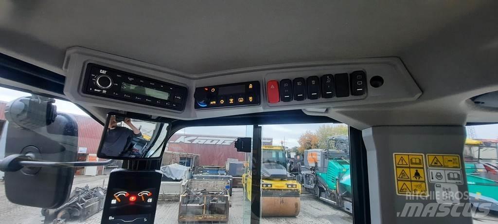 CAT 906 Tekerlekli yükleyiciler