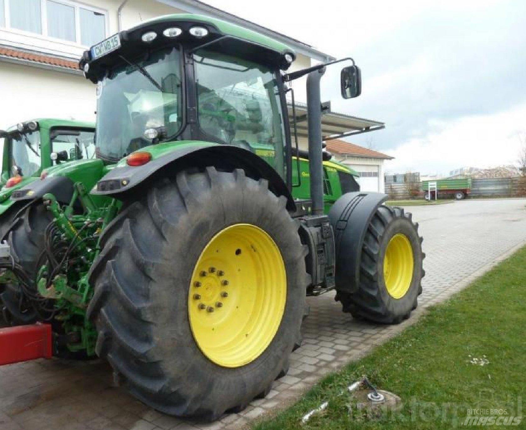 John Deere 7230R Traktörler