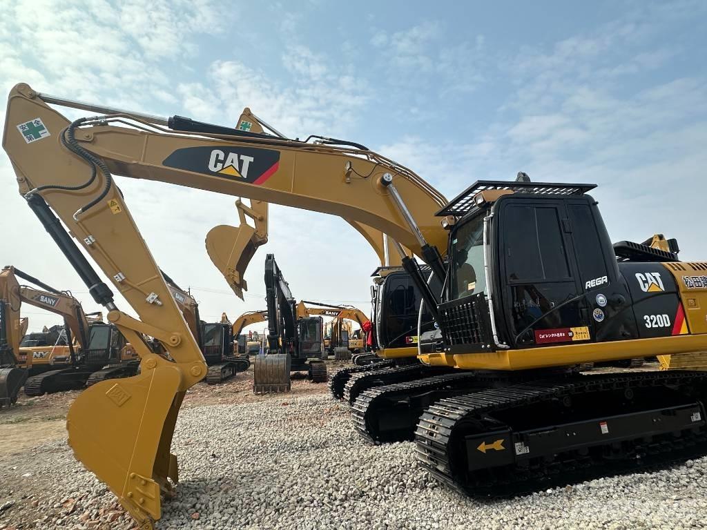 CAT CAT320D2 Paletli ekskavatörler