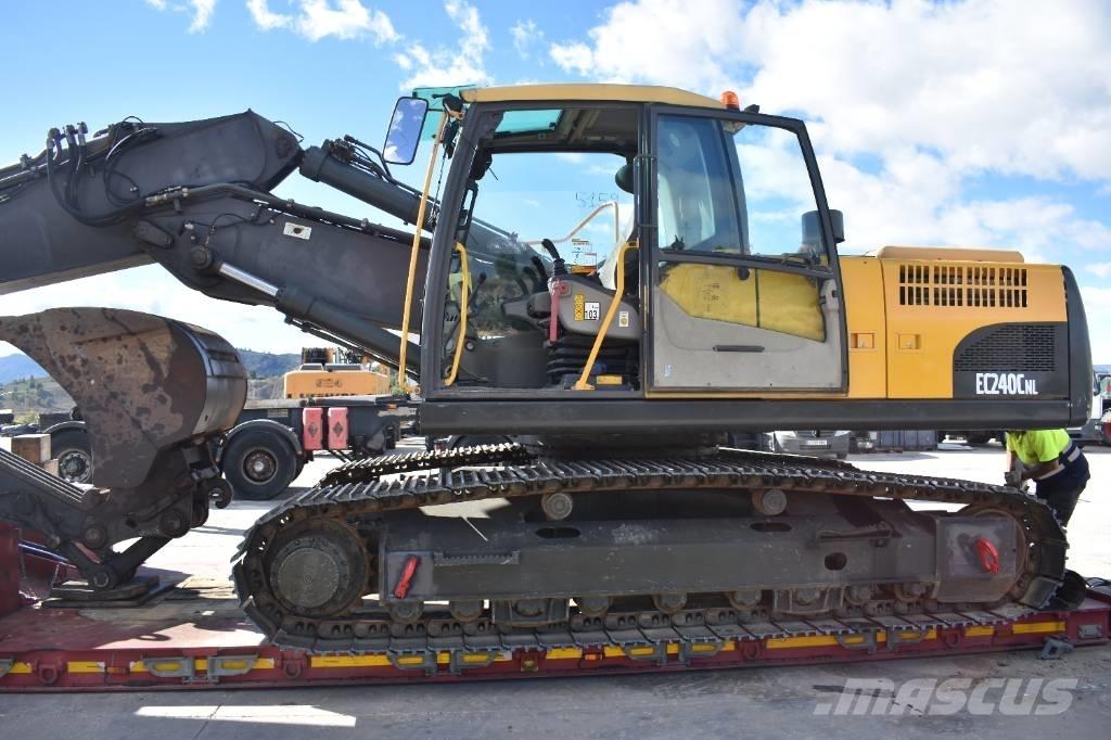 Volvo EC 240 C N L Paletli ekskavatörler
