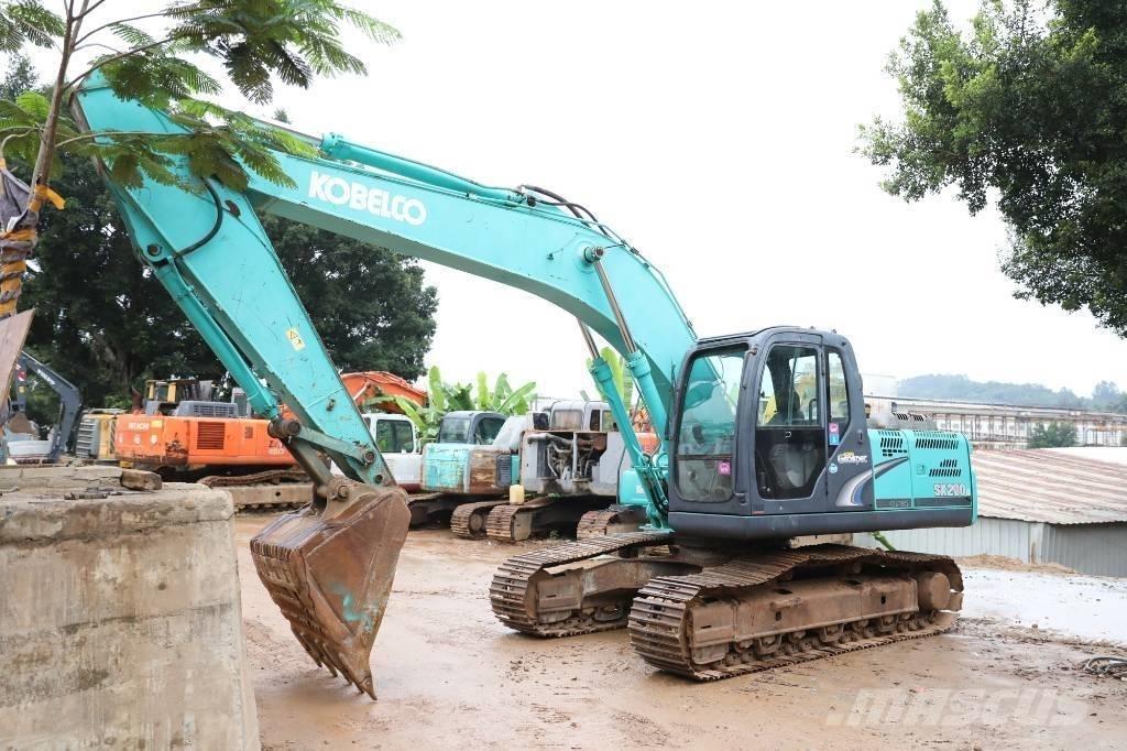 Kobelco SK 200-8 Paletli ekskavatörler
