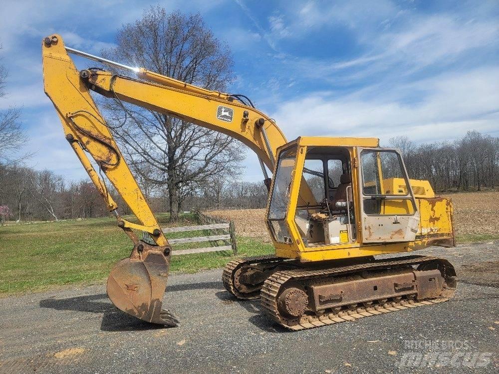 John Deere 490 Paletli ekskavatörler