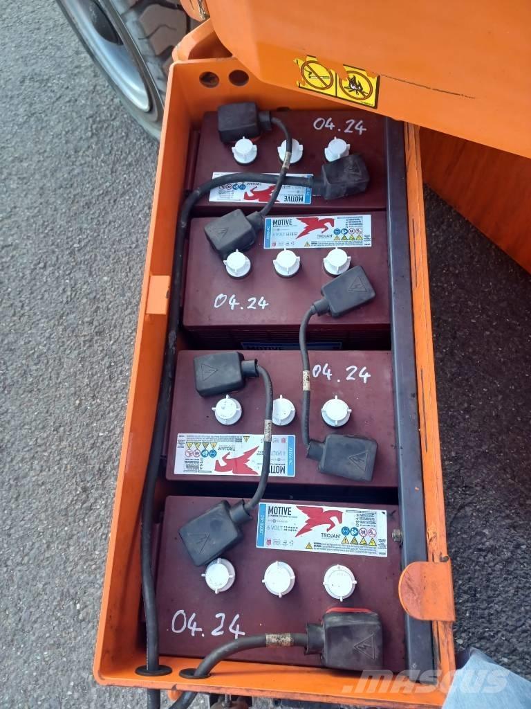 JLG E 300 AJP Körüklü personel platformları