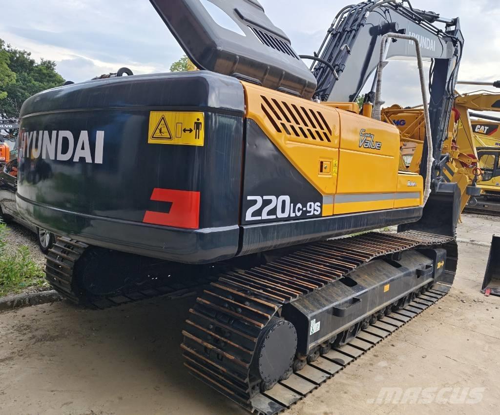 Hyundai R220LC-9S Paletli ekskavatörler