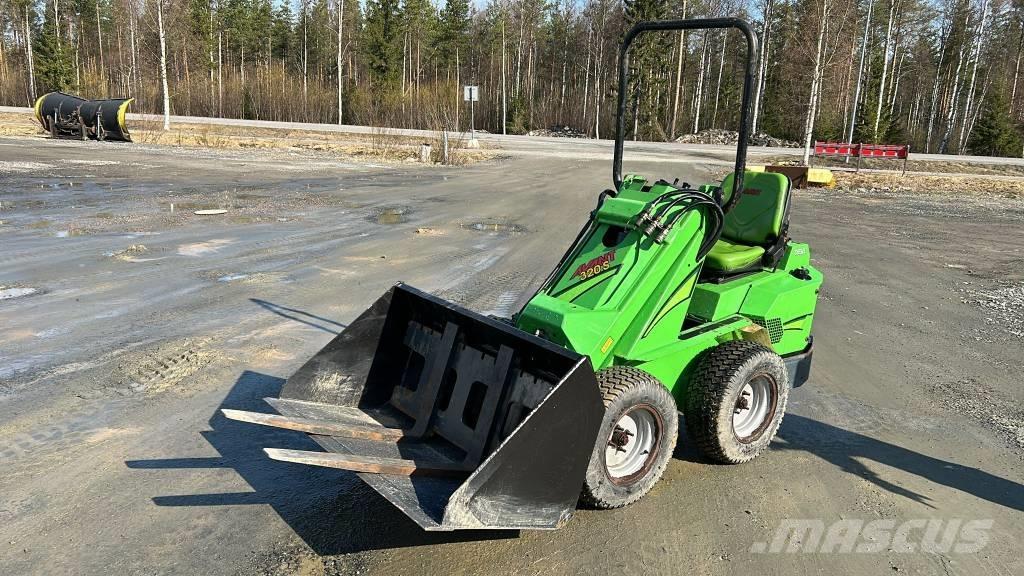 Avant 320S Çok amaçlı yükleyiciler