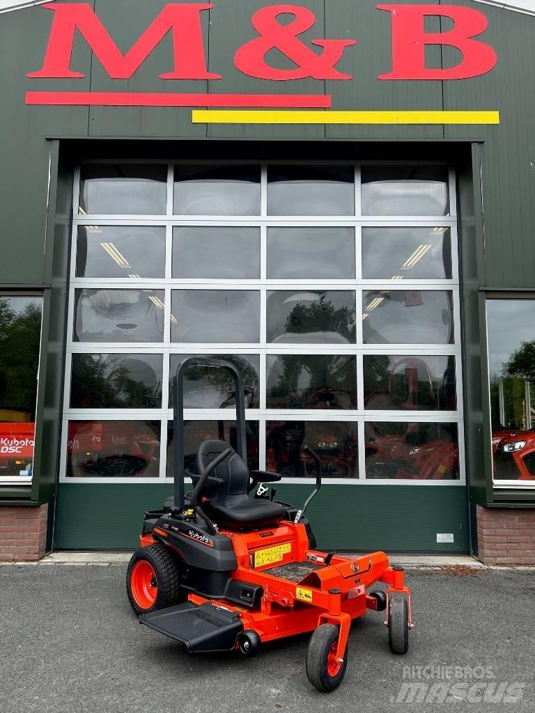 Kubota Z1421 Sıfır dönüşlü çim biçme makineleri