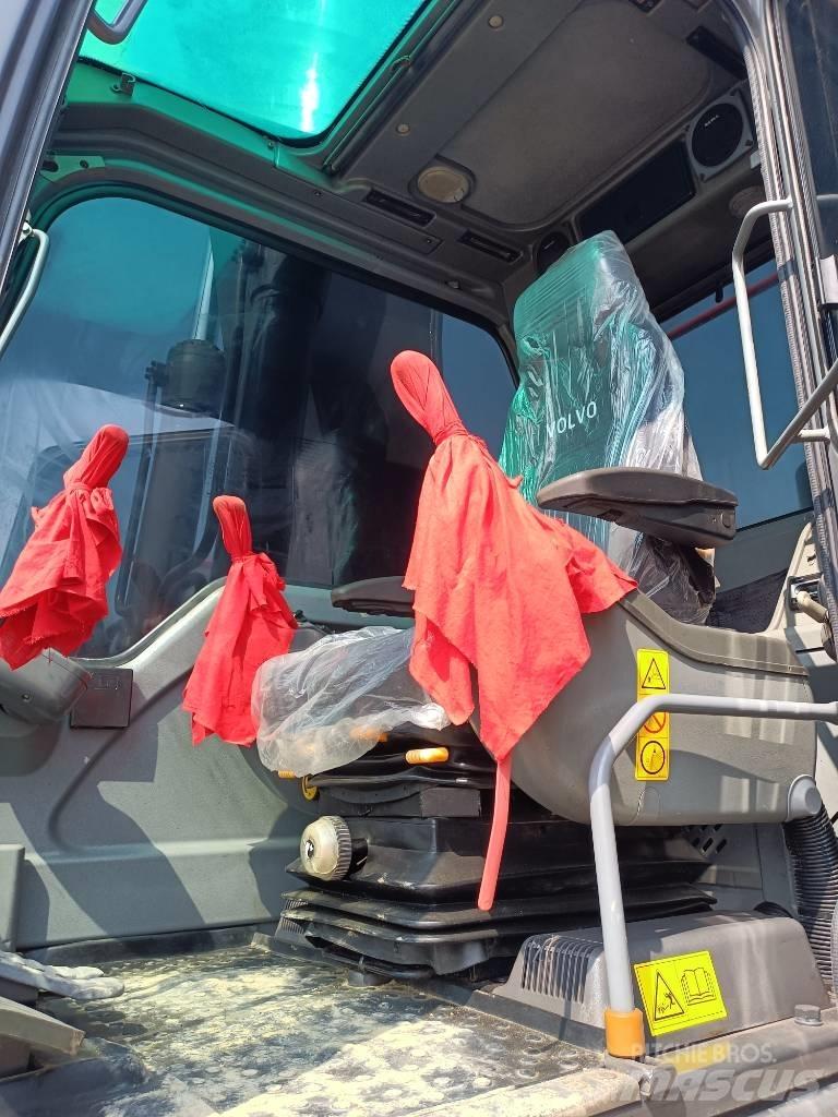 Volvo EC 240 Paletli ekskavatörler