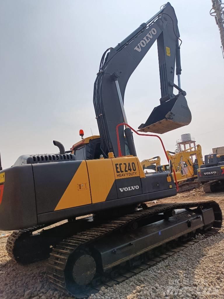 Volvo EC 240 Paletli ekskavatörler