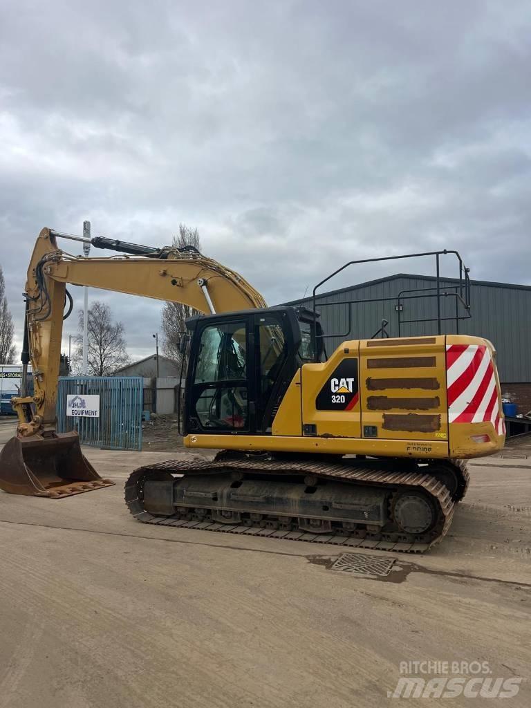 CAT 320 Paletli ekskavatörler