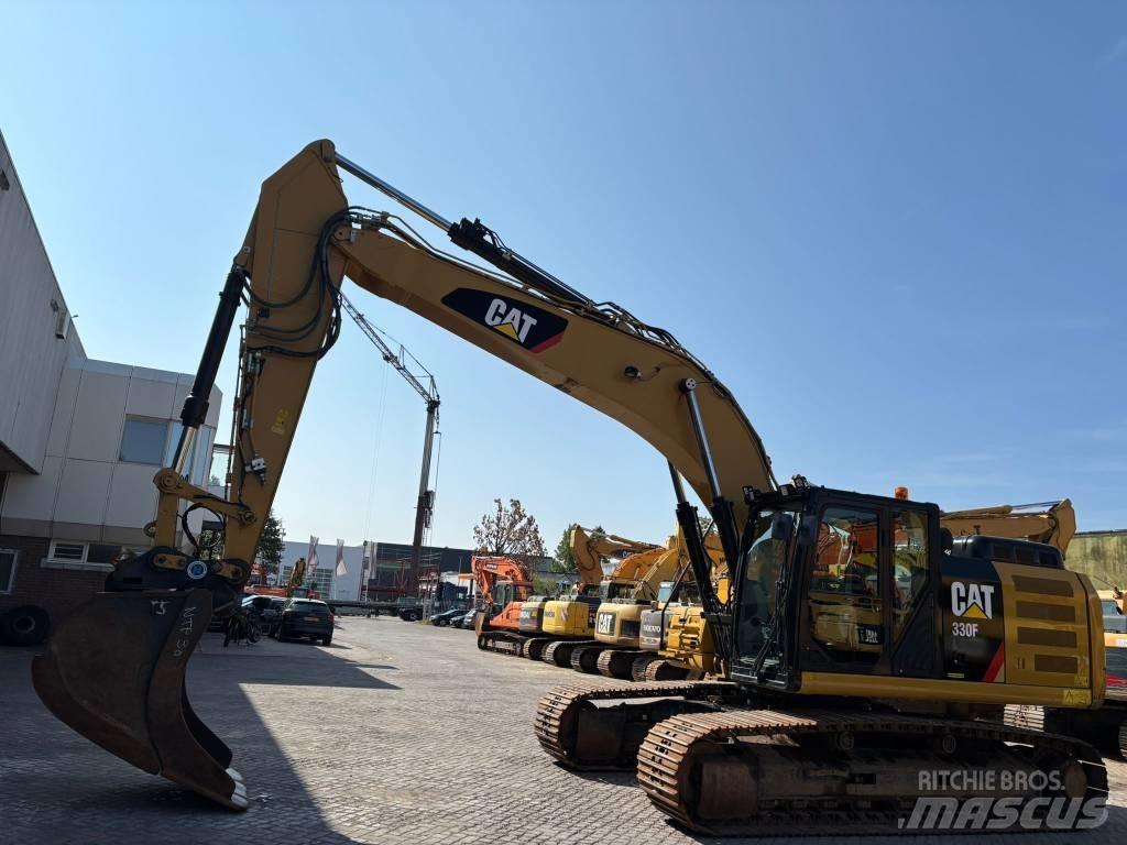 CAT 330 FL Paletli ekskavatörler