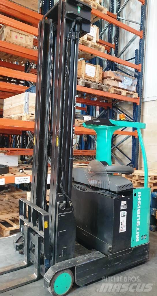 Mitsubishi RB16K Reach truck - depo içi istif araçları