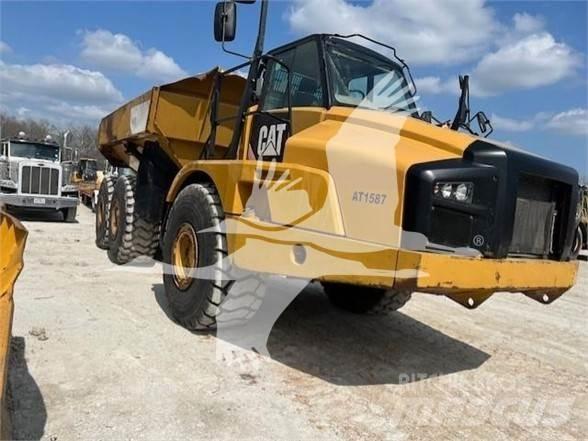 CAT 740B Belden kirma kaya kamyonu