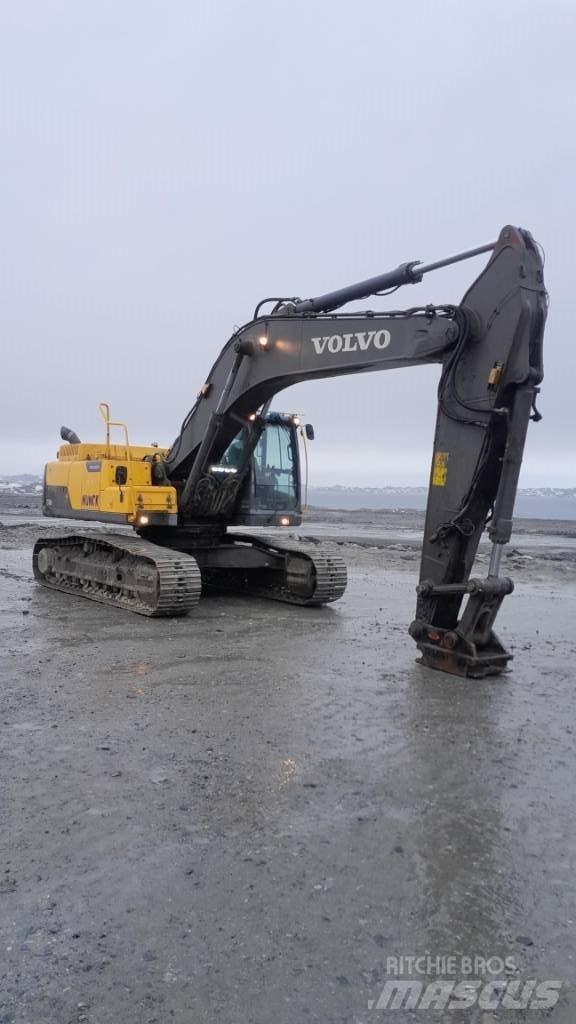 Volvo EC 300 D L Paletli ekskavatörler