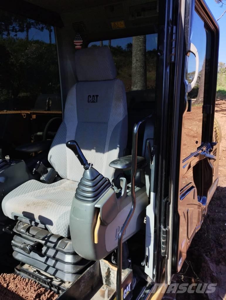 CAT 320D2 Paletli ekskavatörler
