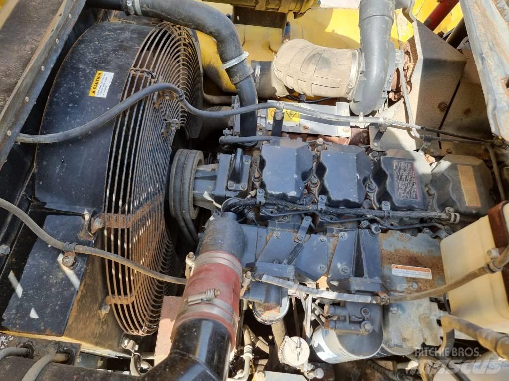 Komatsu HM 400 6x6 Belden kirma kaya kamyonu