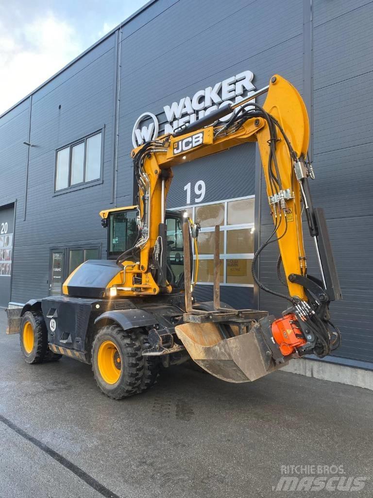 JCB 110 W Lastik tekerli ekskavatörler