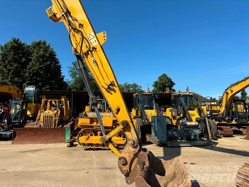 JCB JS 220 LR Paletli ekskavatörler