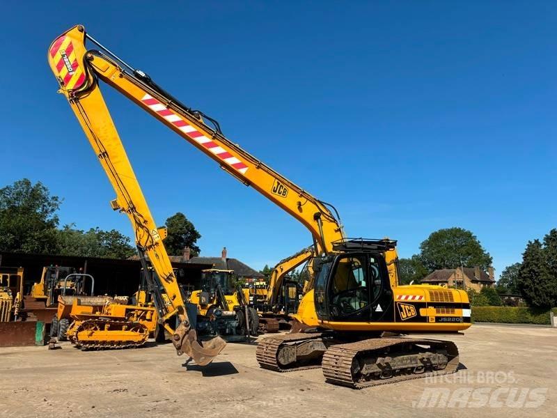 JCB JS 220 LR Paletli ekskavatörler