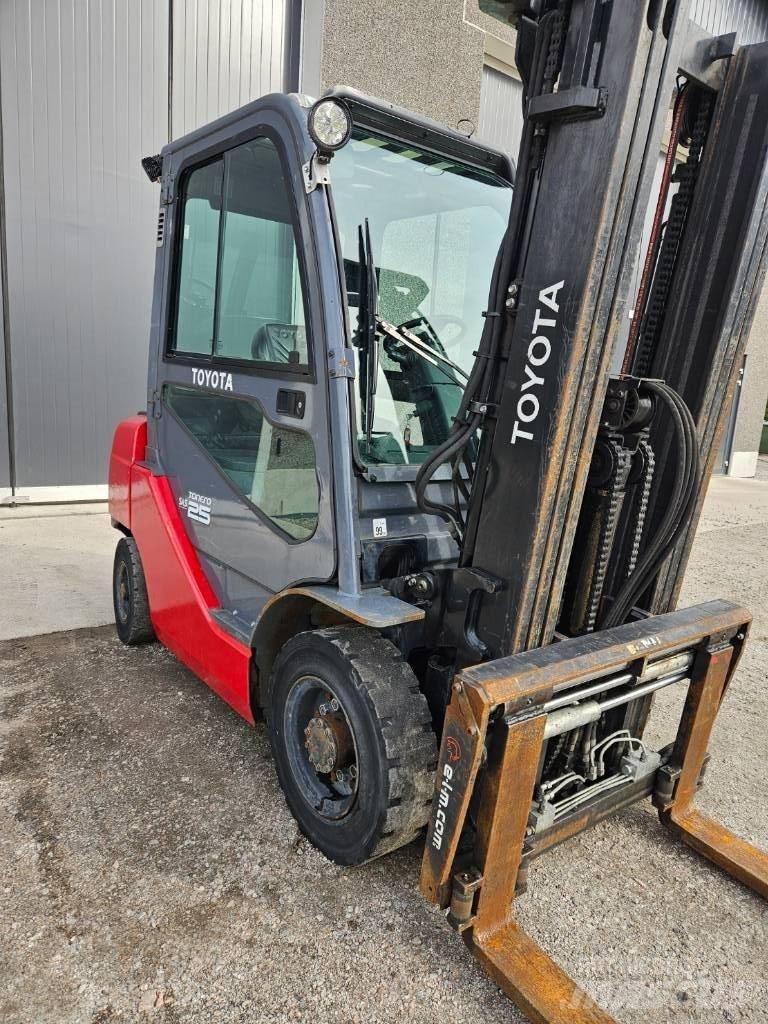Toyota 02-8 FDF 25 Dizel forkliftler