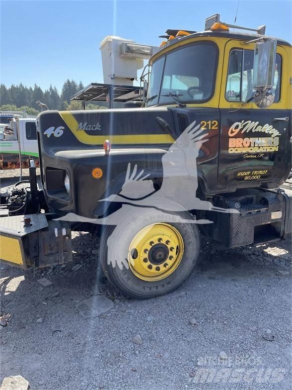 Mack DM688S Çekiciler