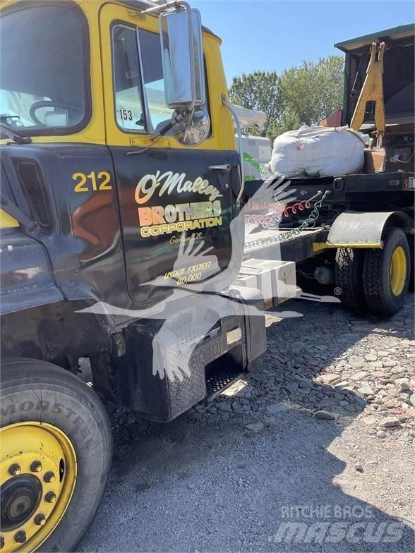 Mack DM688S Çekiciler