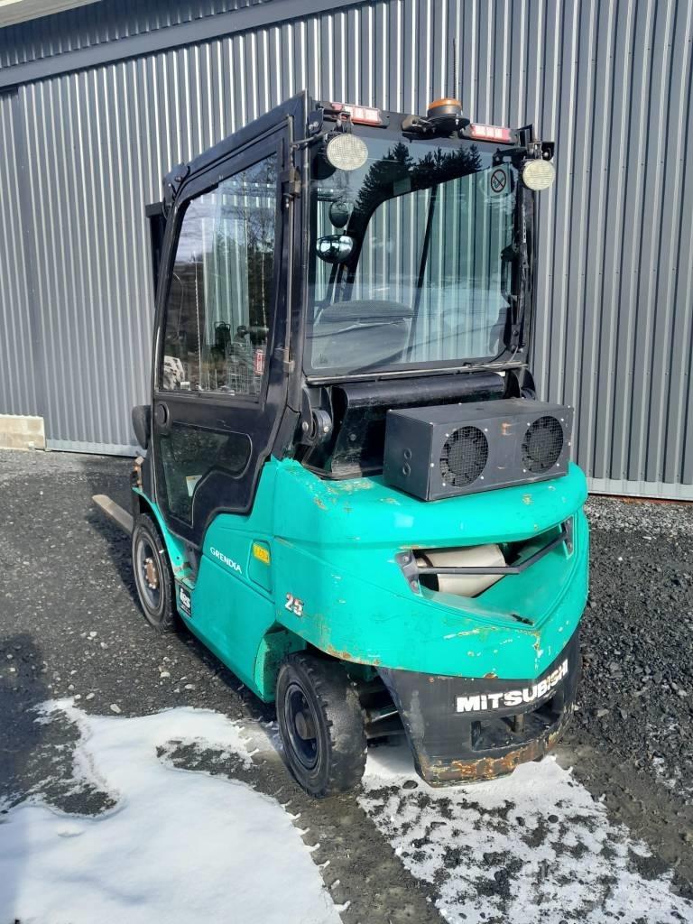 Mitsubishi FD 25 N Dizel forkliftler