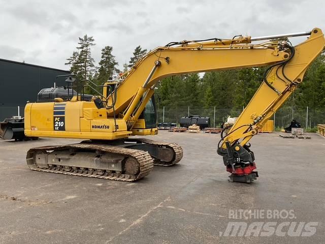Komatsu PC210 Paletli ekskavatörler