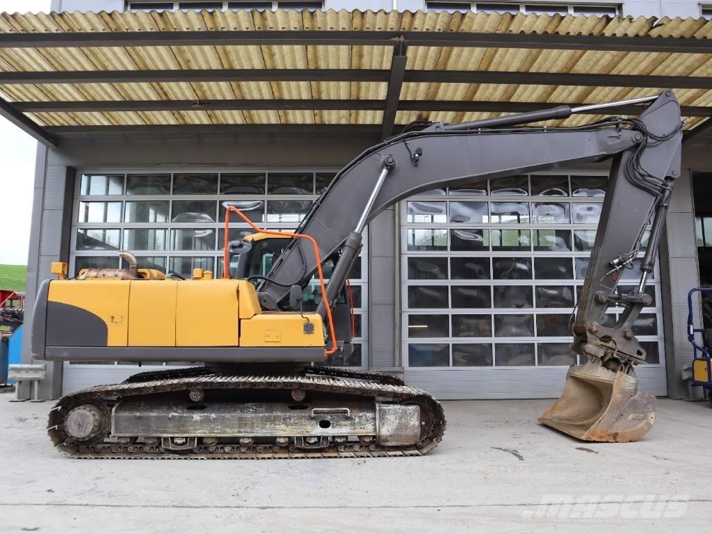 Volvo EC 240 C N L Paletli ekskavatörler
