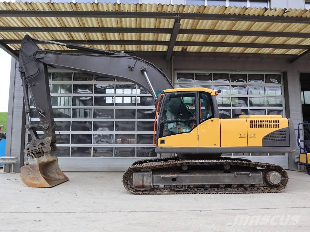 Volvo EC 240 C N L Paletli ekskavatörler