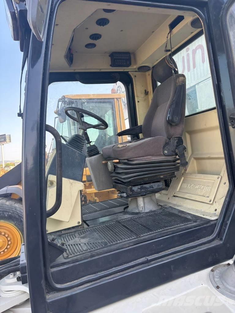  Max Com R712 Pnömatik lastikli silindirler
