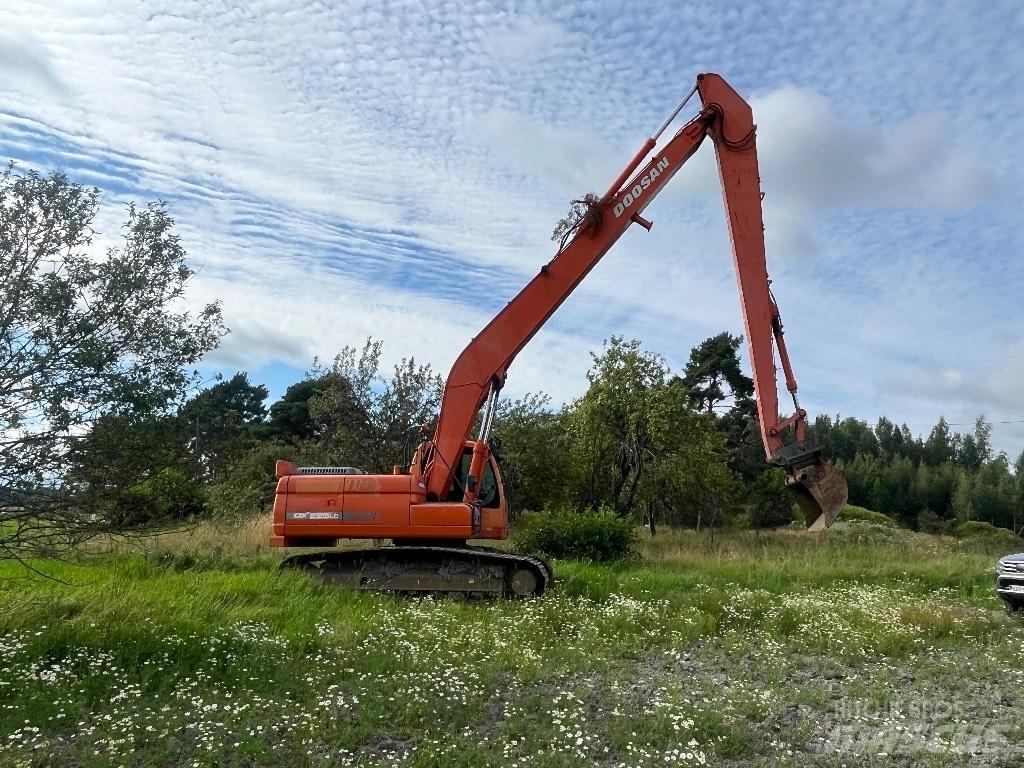 Doosan DX 225 LC Uzun bomlu ekskavatörler