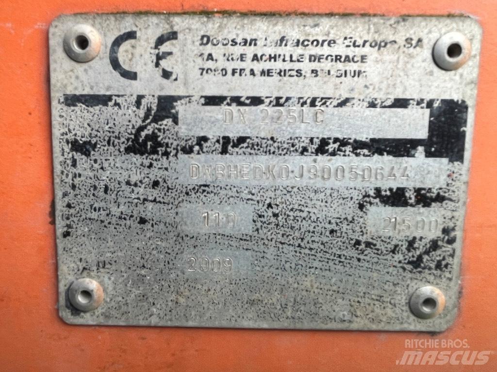 Doosan DX 225 LC Uzun bomlu ekskavatörler