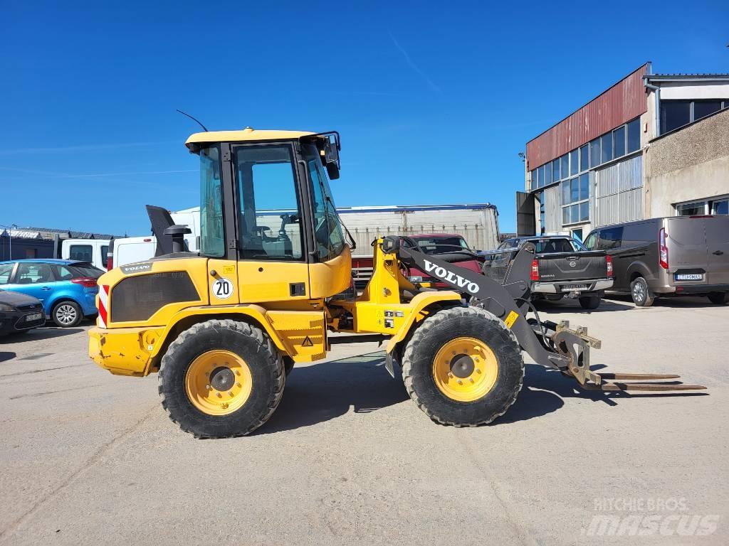 Volvo L 30 G Tekerlekli yükleyiciler
