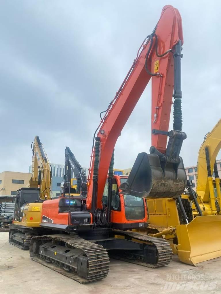 Doosan DX 225 LC Paletli ekskavatörler