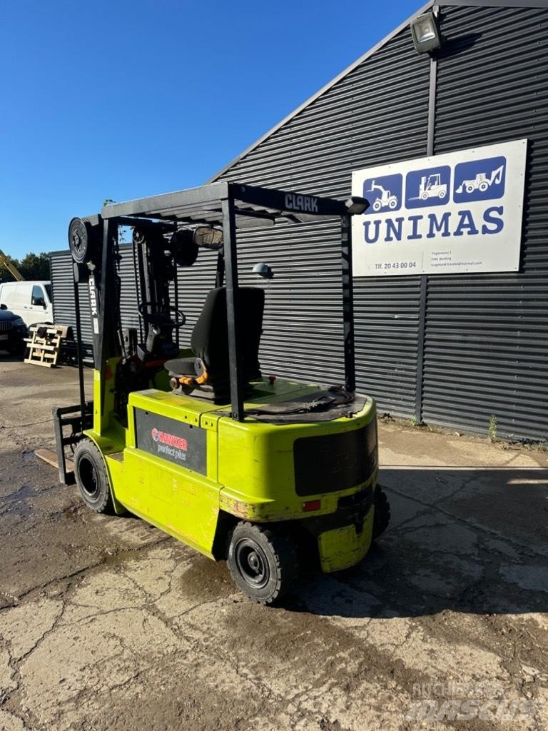 Clark CM25 Elektrikli forkliftler