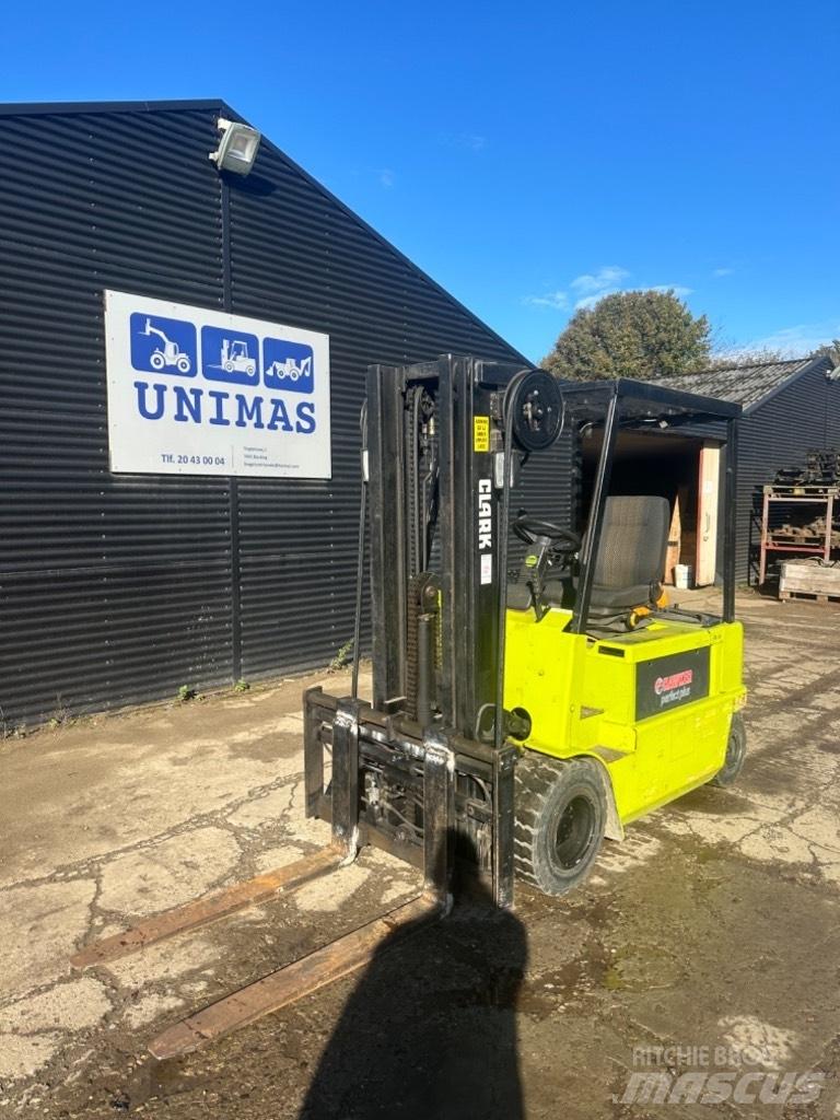 Clark CM25 Elektrikli forkliftler