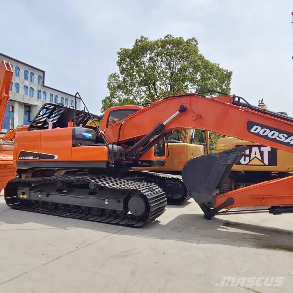 Doosan DX 225 Paletli ekskavatörler