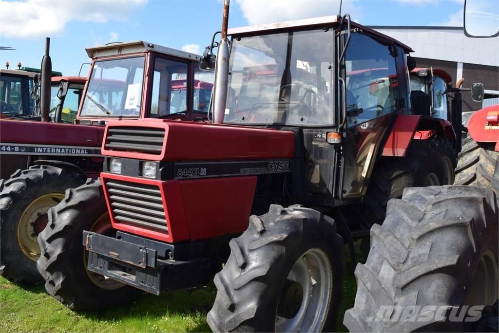 Case IH 844 XLN Traktörler