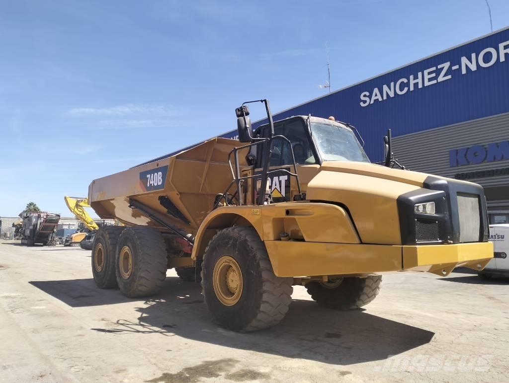 CAT 740 B Belden kirma kaya kamyonu