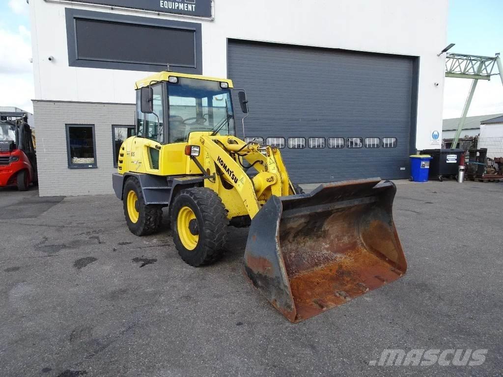 Komatsu WA65-3 Tekerlekli yükleyiciler