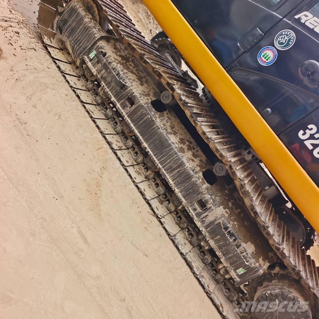 CAT 320 D2L Paletli ekskavatörler